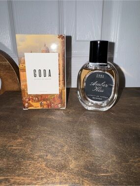 NIB- Amber Kiss GODA Extract De Parfum -